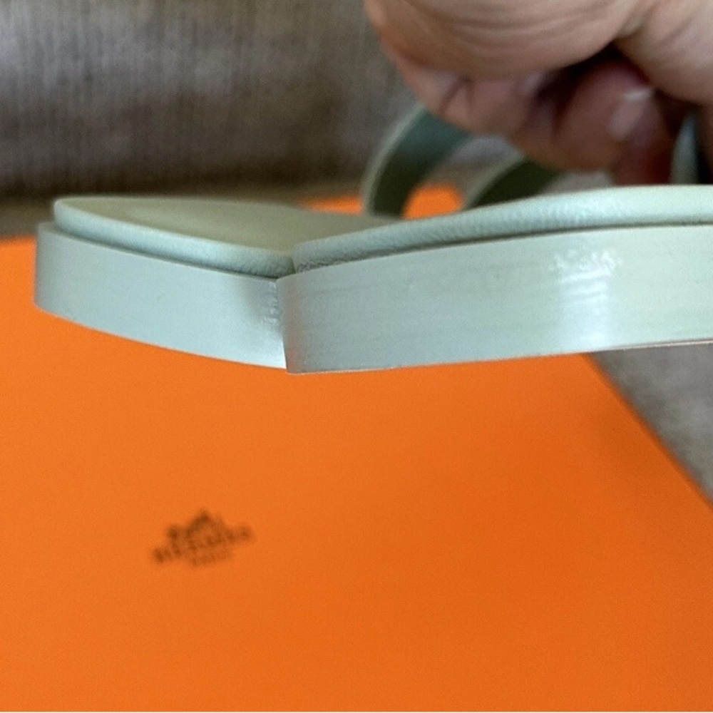 NEW HERMÈS Vert D'eau Calfskin Oran Sandals - Picture 4 of 14